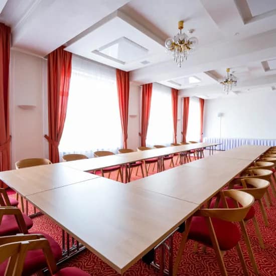 Pronájem prostor, červený salonek